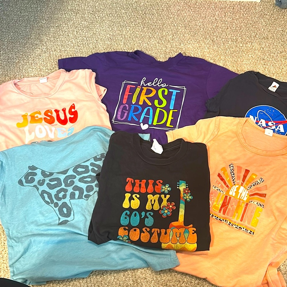 Lot of 5 girls Graphic T-shirts!
